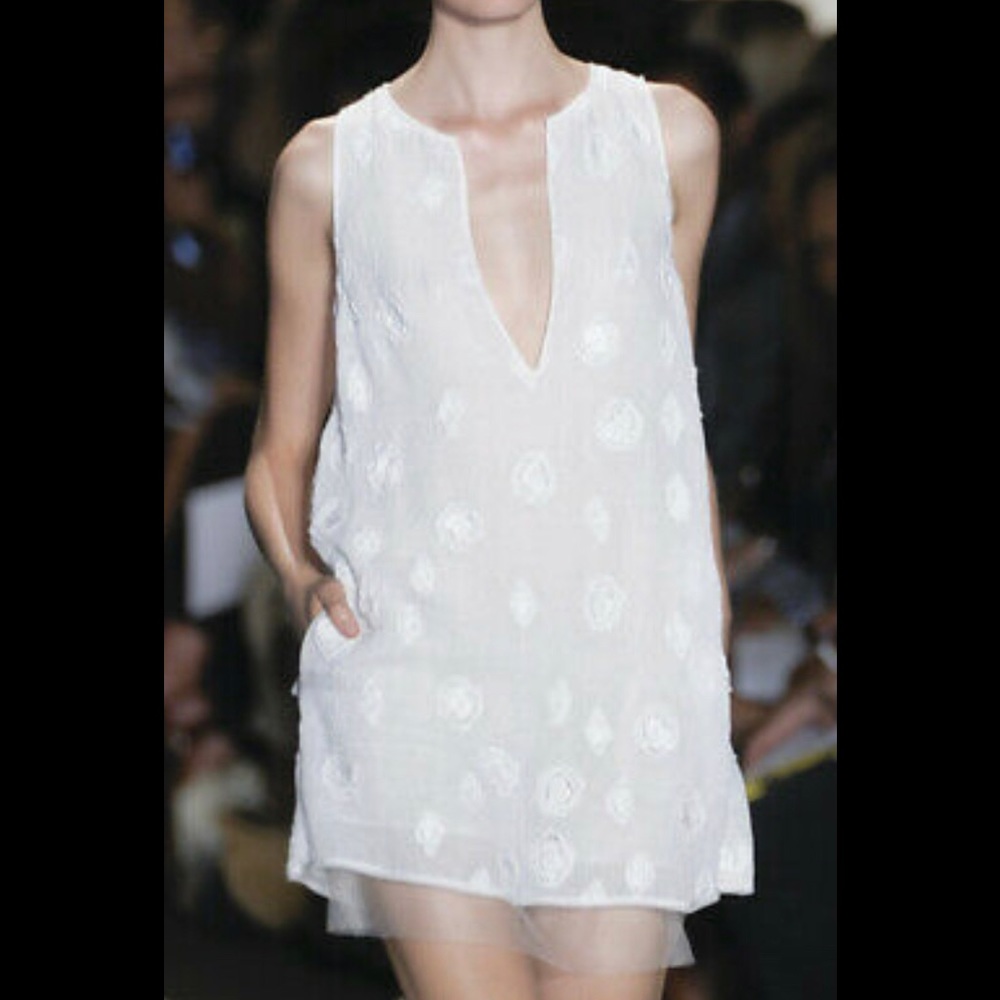 BCBG MAXAZRIA RUNWAY DRESS WHITE APPLIQUE NIMUE